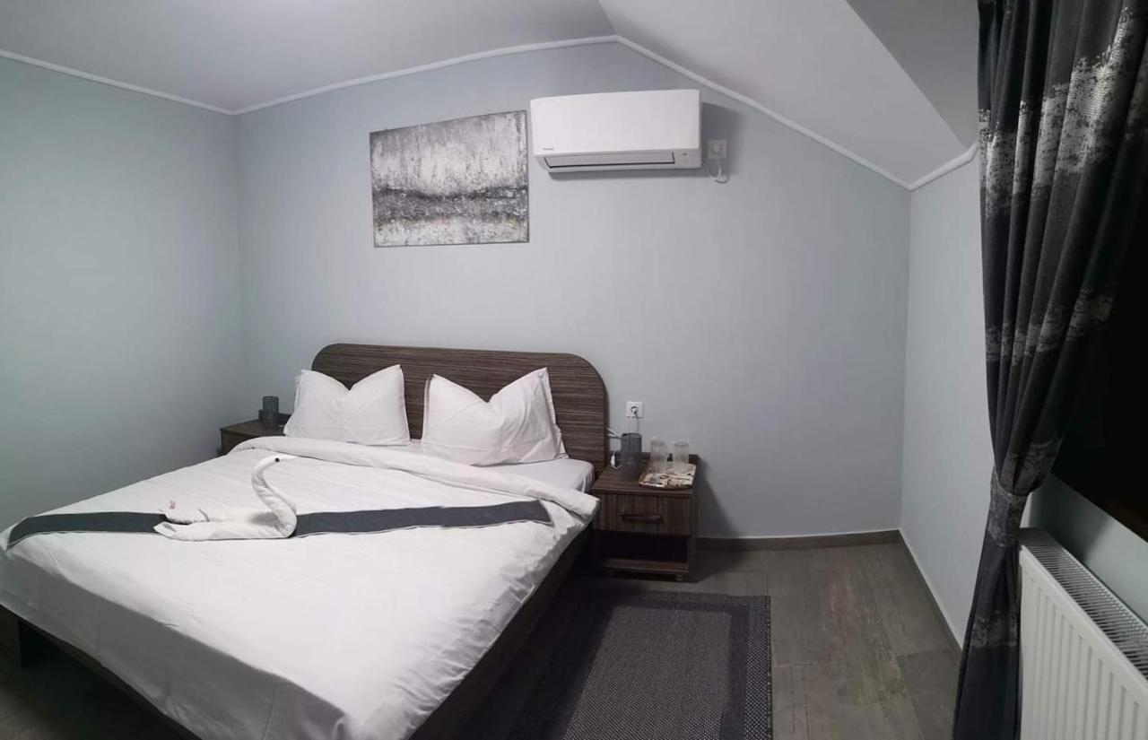 Hotel Casa Cizi Călimăneşti Zewnętrze zdjęcie